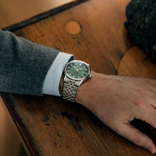 Charger l'image dans la galerie, Raymond Weil Freelancer Men's Automatic Green Dial Stainless Steel Bracelet Watch, 42 mm | 2731-ST-52001