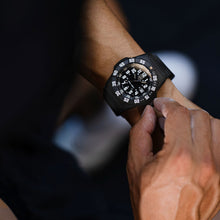 Charger l'image dans la galerie, Luminox - NAVY SEAL - 44mm | LX XS.3551