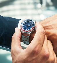 Charger l'image dans la galerie, Citizen Series8 880 GMT Automatique - NB6030-59L