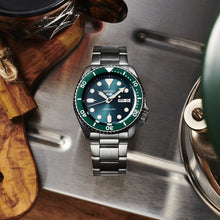 Charger l'image dans la galerie, Seiko 5 Sports - Green - 42mm | SRPD61K1