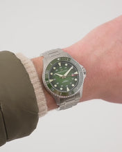 Load and play video in Gallery viewer, Hamilton KHAKI NAVY SCUBA AUTO | H82525160