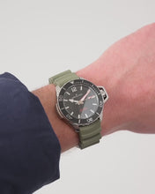Load and play video in Gallery viewer, Hamilton KHAKI NAVY FROGMAN AUTO | H77455330