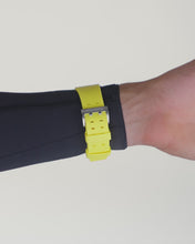 Load and play video in Gallery viewer, Hamilton KHAKI NAVY BELOWZERO AUTO  | H78535380