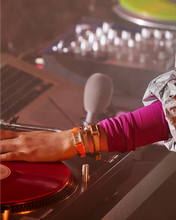 Load image into Gallery viewer, Citizen Eco-Drive Fio |  EG7122-04A
