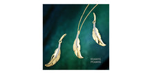 Charger l&#39;image dans la galerie, Necklace Feather - 10kt Yellow Gold -  Natural Diamonds | DD8000YG
