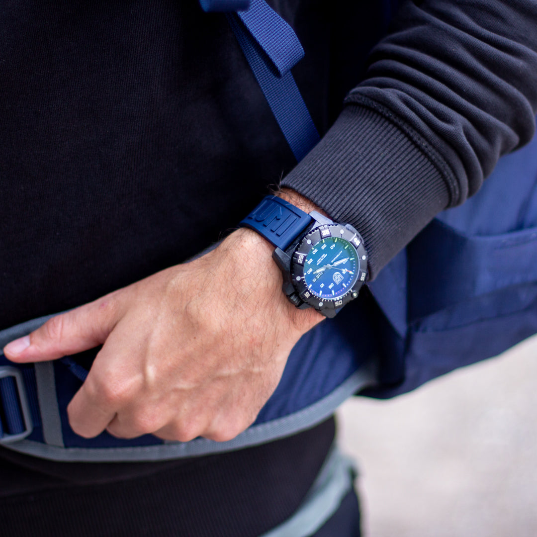 Load image into Gallery viewer, Luminox - MASTER CARBON SEAL AUTOMATIC XS.3863 | LX XS.3863