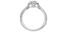 Charger l&#39;image dans la galerie, Solitaire Ring 14KT | LGD | 0.80ct Oval cut center
