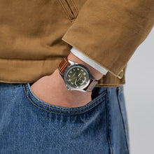Load image into Gallery viewer, Hamilton Khaki Field King Day-Date AUTO - 40mm - Green | H64475560
