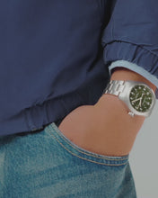 Charger et lire la vidéo dans la visionneuse de la Galerie, Hamilton KHAKI FIELD Mechanical Power Reserve - Green - 40mm | H69509160
