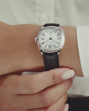 Load and play video in Gallery viewer, Hamilton AMERICAN CLASSIC Cushion Mechanical - 30mm x 30mm - White | H36109710
